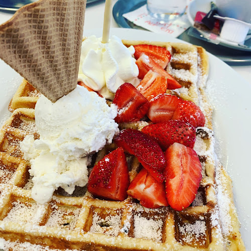 Comentarii opinii despre Eiscafé Das Dorf