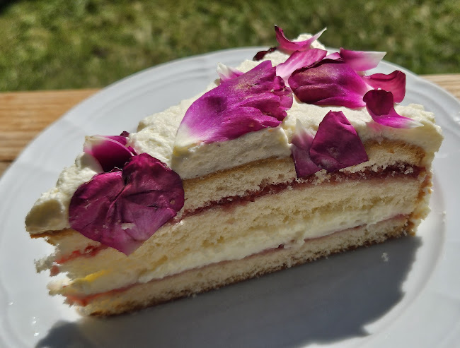 Opinii despre Rose'nei Antikcafé & Rosengarten - Ellen Mosert în Lommatzsch - Gastronomie und Hotellerie