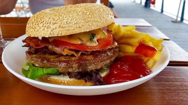 Villa am See - Klubhaus & Hafen