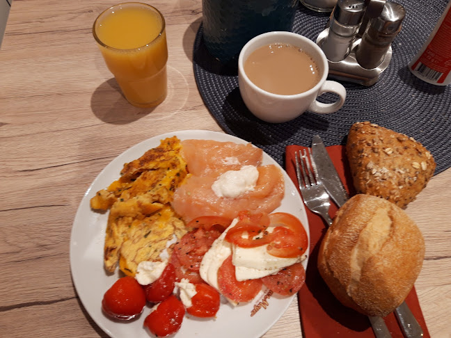 Opinii despre le café Bäckerei & Konditorei Behrens-Meyer în Oldenburg - Gastronomie und Hotellerie