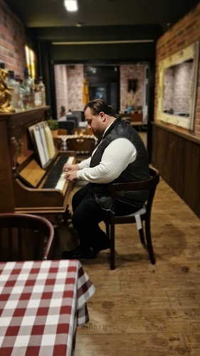 Food Republik Restaurant