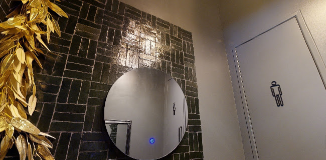 Opinii despre Wohnzimmer 305 în Hamburg - Gastronomie und Hotellerie