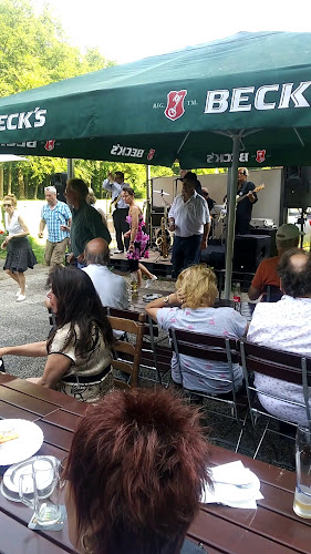 Clubhaus 06 - Gastronomie und Hotellerie