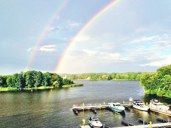 Villa am See - Klubhaus & Hafen - Gastronomie und Hotellerie
