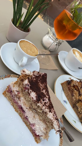 Opinii despre Café Heimelig în Frankfurt am Main - Gastronomie und Hotellerie