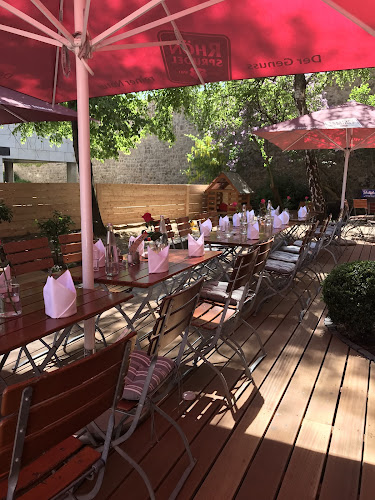 IDEAL Café - Restaurant - Bar