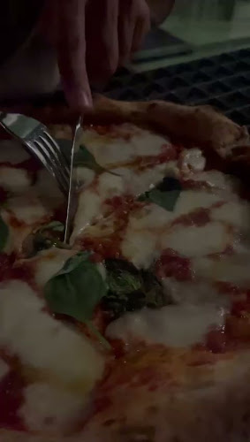 Opinii despre W Pizza Mitte în Berlin - Gastronomie und Hotellerie