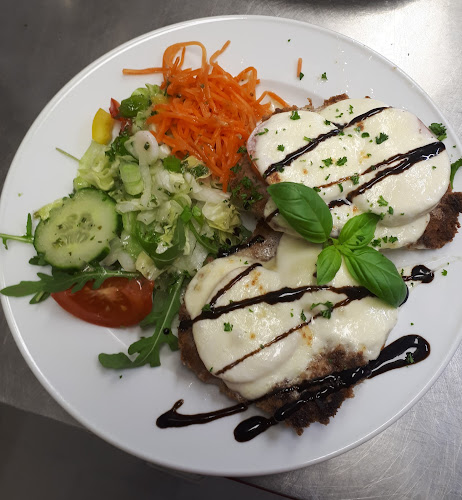 Opinii despre Gaststätte Zur Alten Schmiede în Köln - Gastronomie und Hotellerie