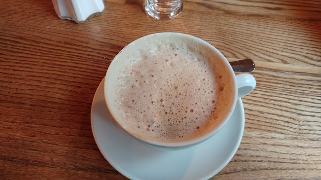 IDEAL Café - Restaurant - Bar