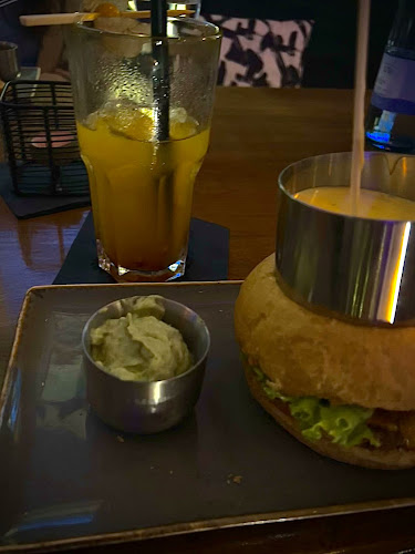 M.O.C. Bar & Restaurant - Gastronomie und Hotellerie