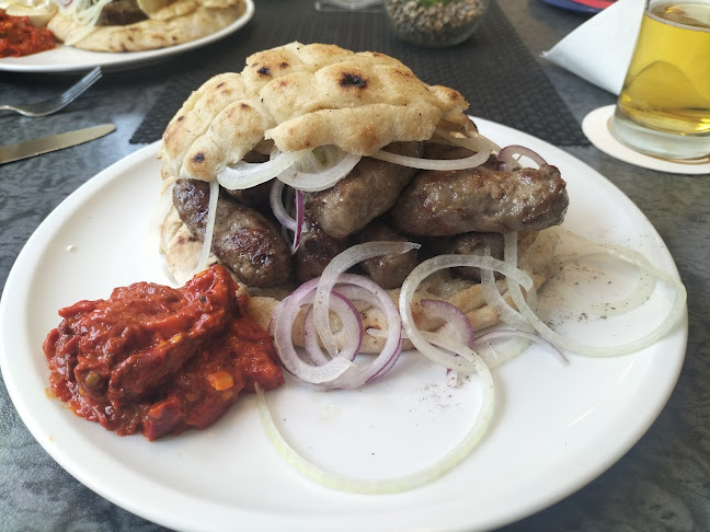 Jela Ristic Cafe Riverside