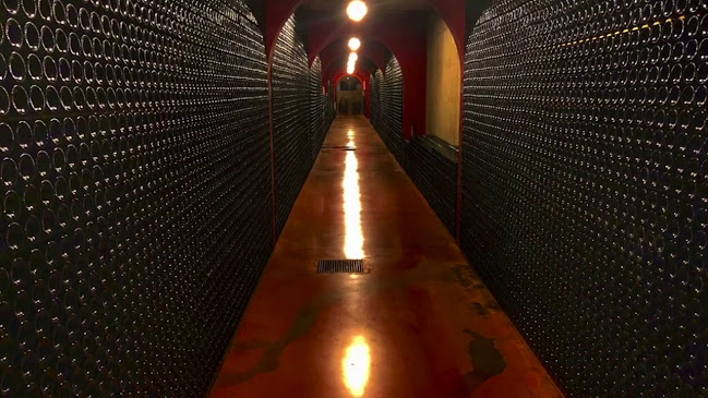 Opinii despre Jacques’ Wein-Depot Osnabrück-Nahne în Osnabrück - Gastronomie und Hotellerie