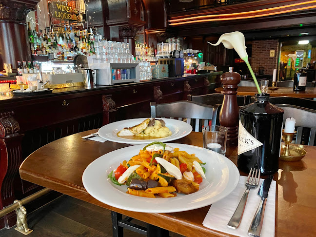 Opinii despre Grand Bar Cafe Restaurant Bar în Berlin - Gastronomie und Hotellerie