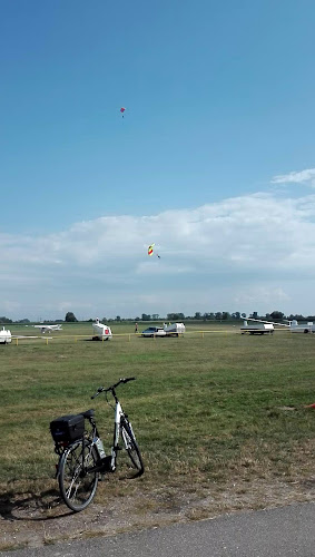 Flugplatz Biergarten Herrenteich