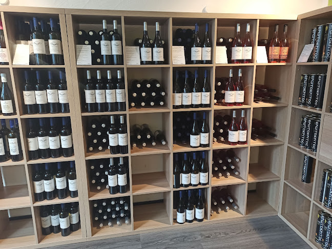 Repa Mediterran griechische Feinkost, Feta Käse, Wein, Mostra, Olivenöl, Kräuter, Bergtee und Ouzo Pilavas