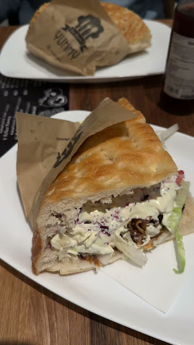 Opinii despre YUMMY Döner Offenburg în Offenburg - Gastronomie und Hotellerie