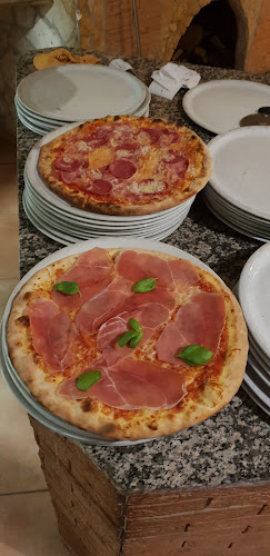 Holzofenpizzeria Ristorante Zur Post - Gastronomie und Hotellerie