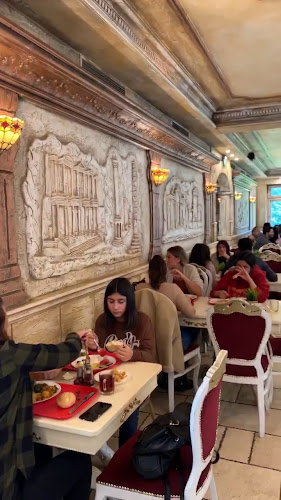 La Sude Cafe & Restaurant