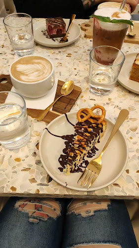 Yollie - Popice Café & Concept Store