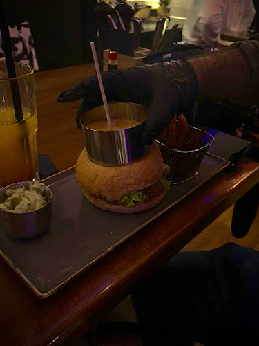 Opinii despre M.O.C. Bar & Restaurant în Augsburg - Gastronomie und Hotellerie