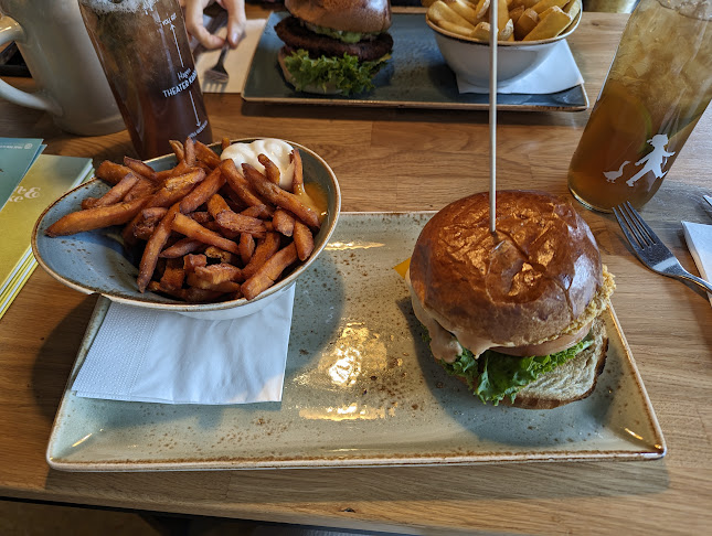 Opinii despre HANS IM GLÜCK - HAGEN Theater Karree în Hagen - Gastronomie und Hotellerie