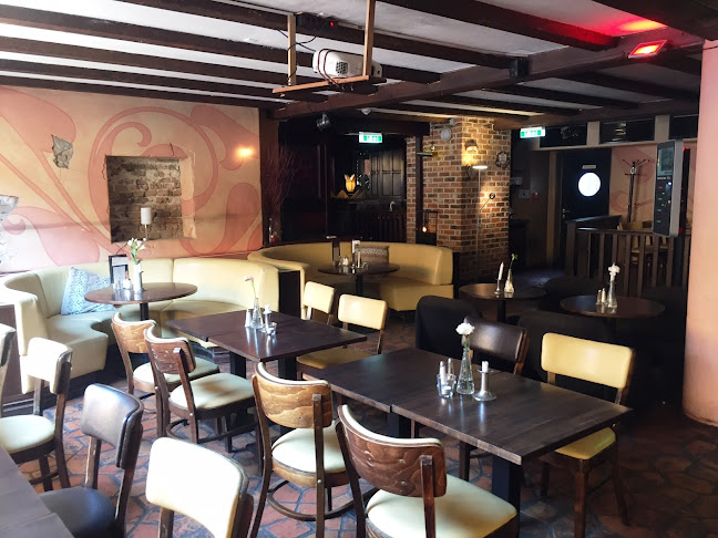 Comentarii opinii despre Grand Bar Cafe Restaurant Bar