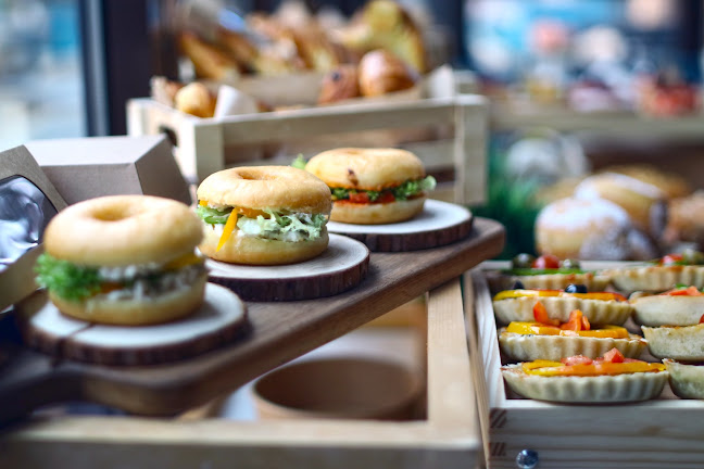 Claire-Waldoff-Promenade 16, 10557 Berlin