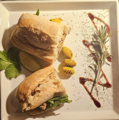 Hidden Boulevard Bar - Gastronomie und Hotellerie