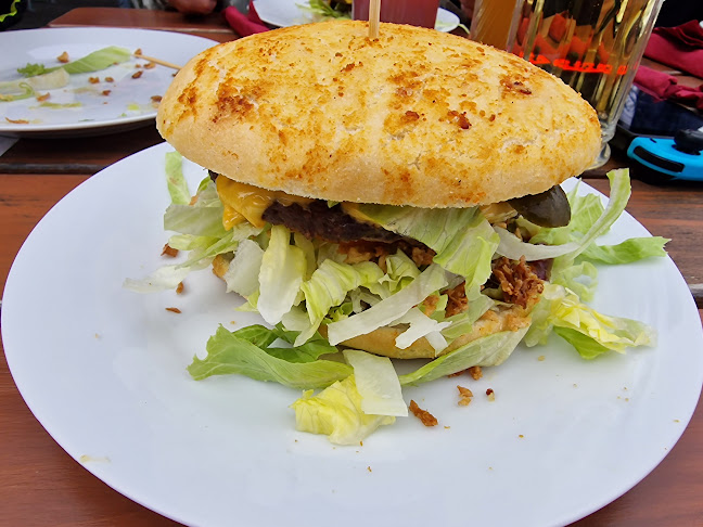 Villa am See - Klubhaus & Hafen - Gastronomie und Hotellerie