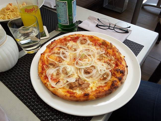 Restaurant Pizza Pie