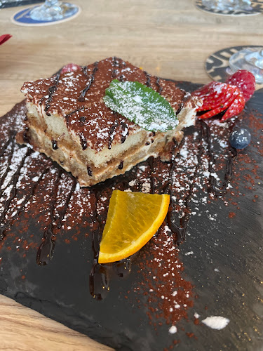 Pizzeria Trattoria Aurora - Gastronomie und Hotellerie