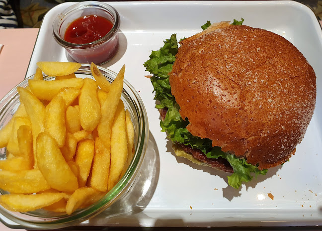 Comentarii opinii despre Bob & Mary