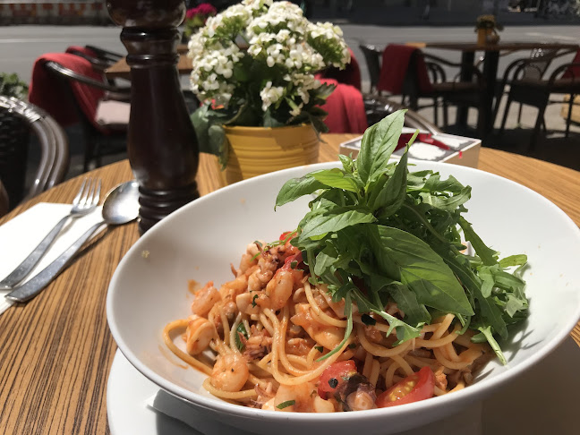 Grand Bar Cafe Restaurant Bar - Berlin