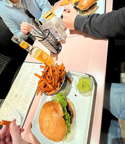 Comentarii opinii despre Bob & Mary