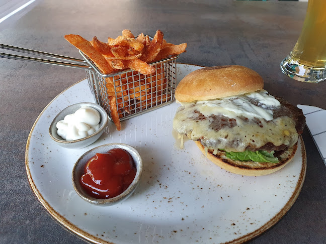 Opinii despre Restaurant Hotel Erb în Vaterstetten - Gastronomie und Hotellerie