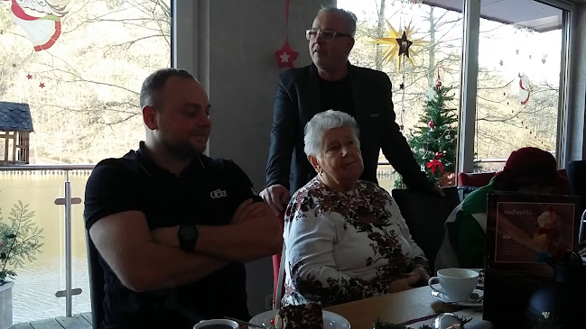 Opinii despre Restaurant & Waldcafé Am Kunstteich în Sangerhausen - Gastronomie und Hotellerie