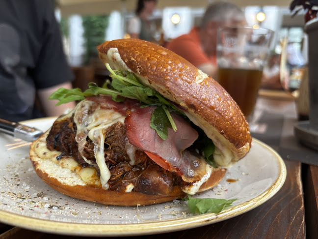 Benediktiner Wirtshaus im joHanns Hof - Gastronomie und Hotellerie