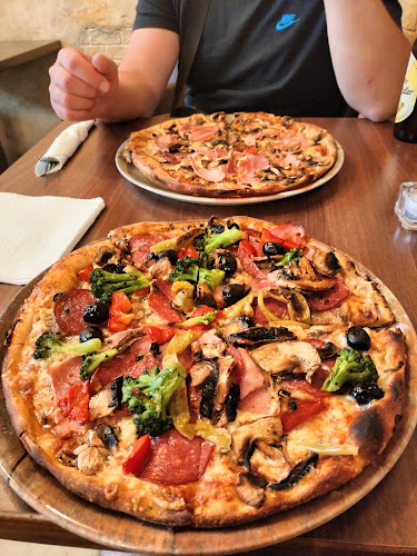 Opinii despre Pizzeria Markoni în Frankfurt am Main - Gastronomie und Hotellerie