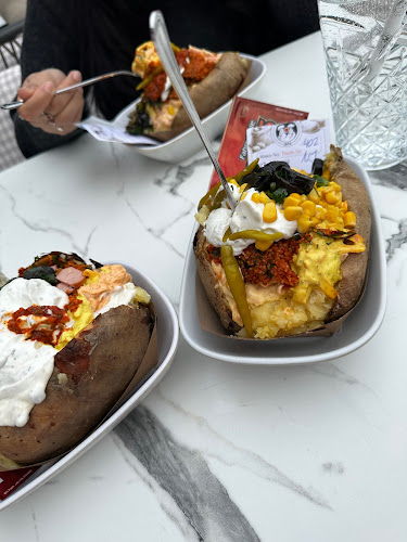 Café Peri - Gastronomie und Hotellerie