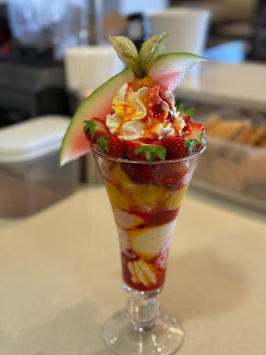 Opinii despre Eiscafé Dolomiti Augsburg Göggingen în Augsburg - Gastronomie und Hotellerie