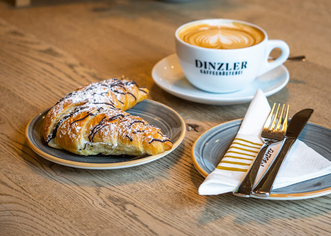 Opinii despre Cafe & Bäckerei Mauerer - Schillerstraße în München - Gastronomie und Hotellerie