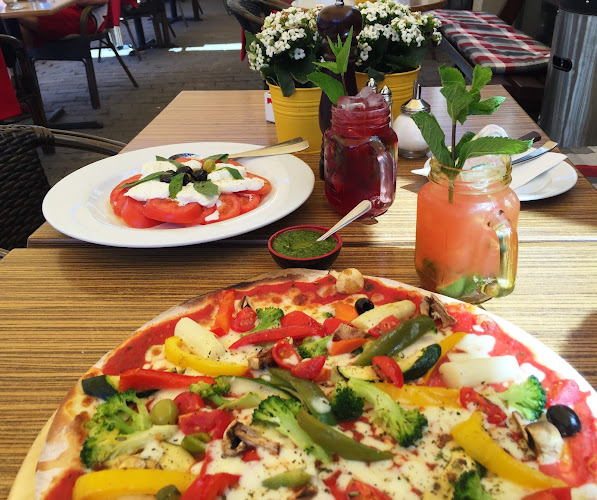 Grand Bar Cafe Restaurant Bar