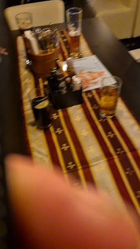 Opinii despre Rotes Schloß Pizzeria în Hof - Gastronomie und Hotellerie