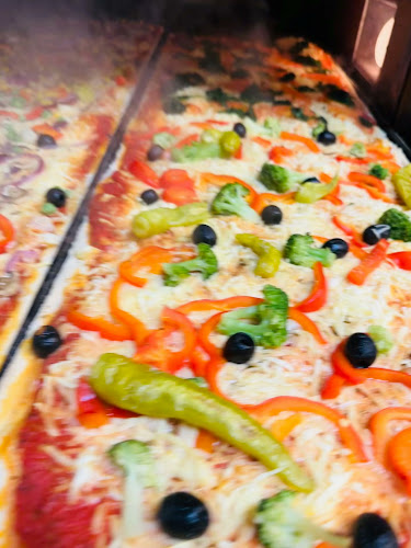 Avanti-Avanti Pizza ( 1 Meter Pizza- Steinofen Pizza) - Stuttgart