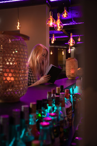 Comentarii opinii despre #BORNBAR