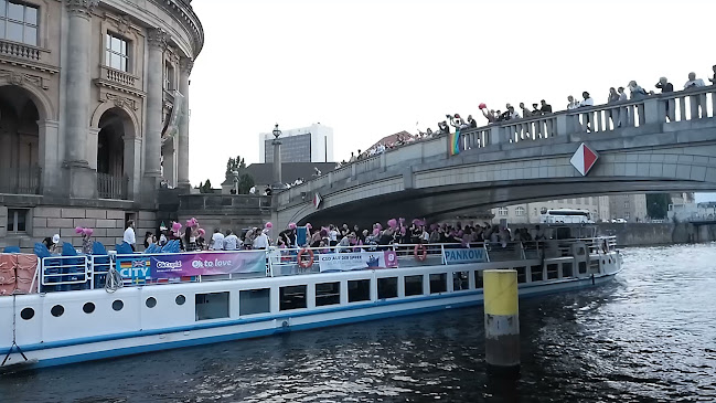 Opinii despre Refugio di Napoli în Berlin - Gastronomie und Hotellerie