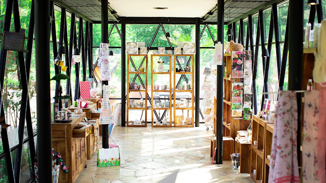 Dornröschen - Café im Zweibrücker Rosengarten