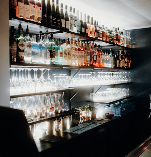 Comentarii opinii despre UTOPIA