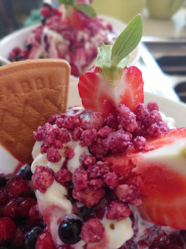 Opinii despre Eiscafé Venezia am See în Neubrandenburg - Gastronomie und Hotellerie