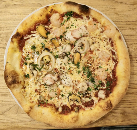 Opinii despre Pizzeria Trattoria Aurora în Sonthofen - Gastronomie und Hotellerie